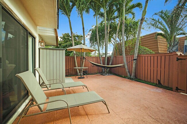 Building Photo - 2876 Waterford Dr S