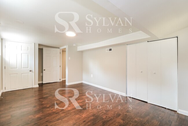 Building Photo - At Last, This Is What You Have Been Searching For!