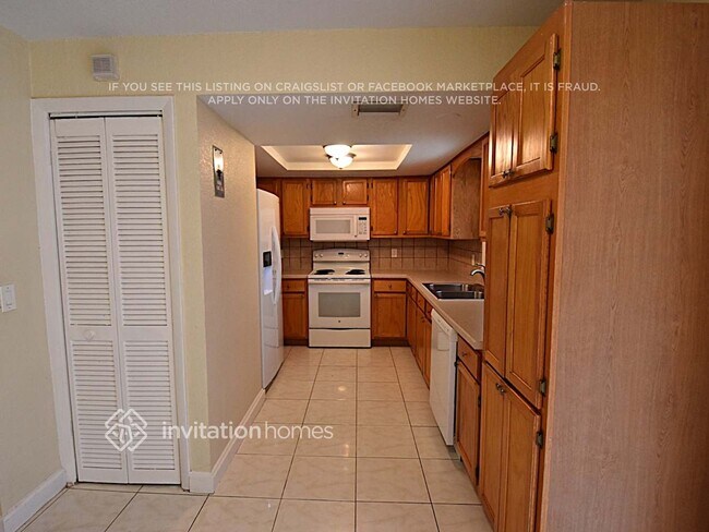 Building Photo - 8145 Troxler Dr