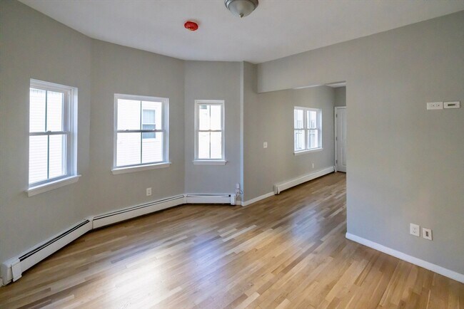 Building Photo - 34 Edison Green
