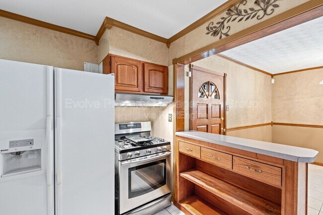 Building Photo - 1224 Bradbury Dr
