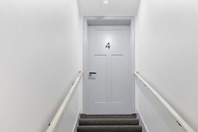 Building Photo - 114 N Franklin St