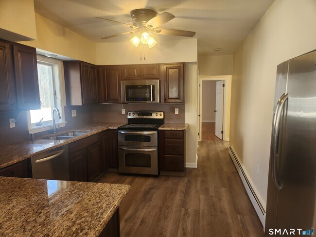 Building Photo - 2 Tolland Grn