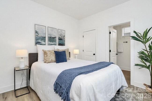 Building Photo - 1106 Ivan Dr