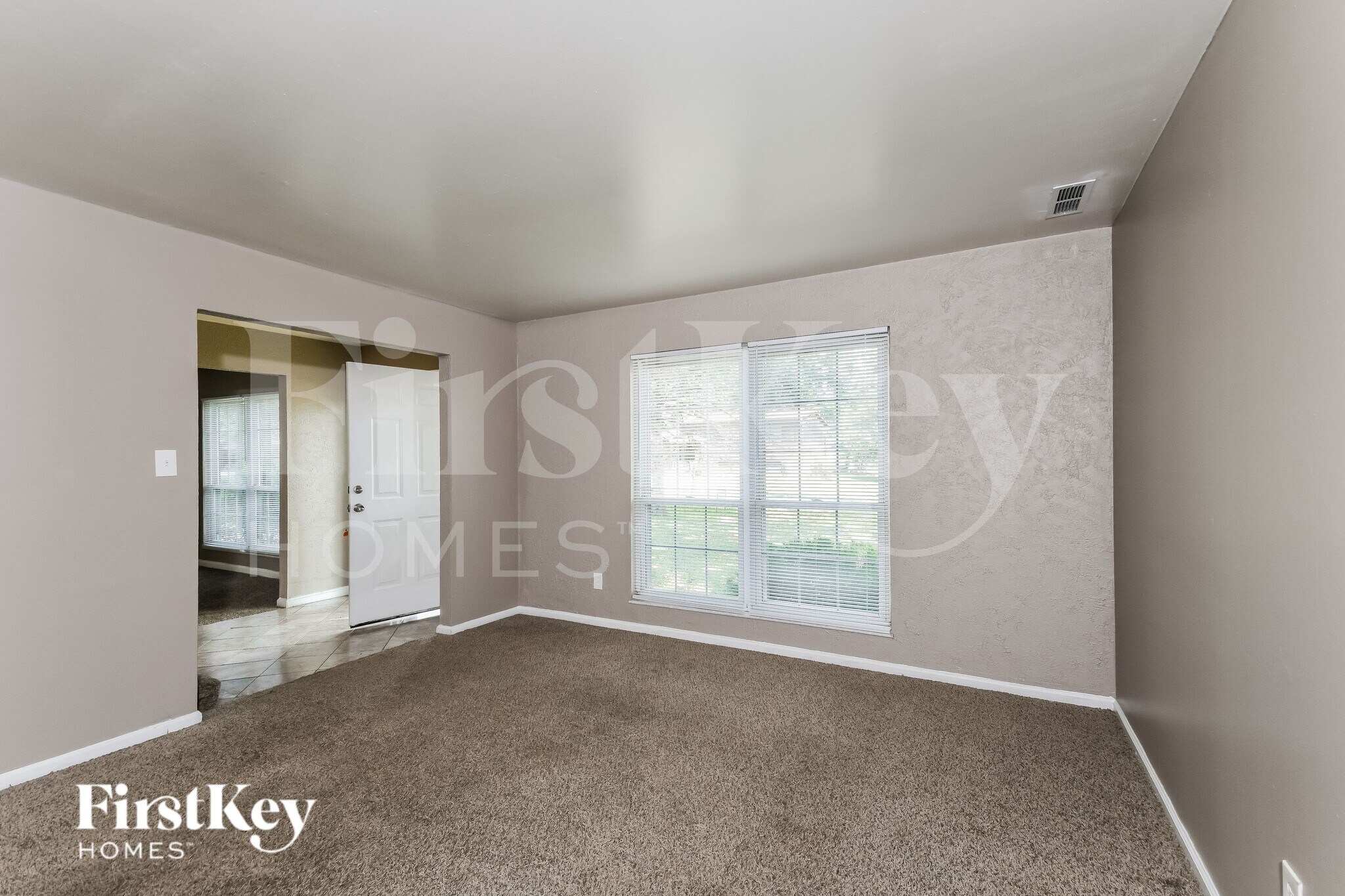 Building Photo - 1114 Soria St