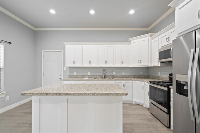 Building Photo - 1010 Tesoro Stone