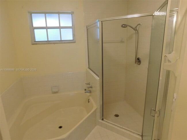 Building Photo - 13439 NW 5th Ct