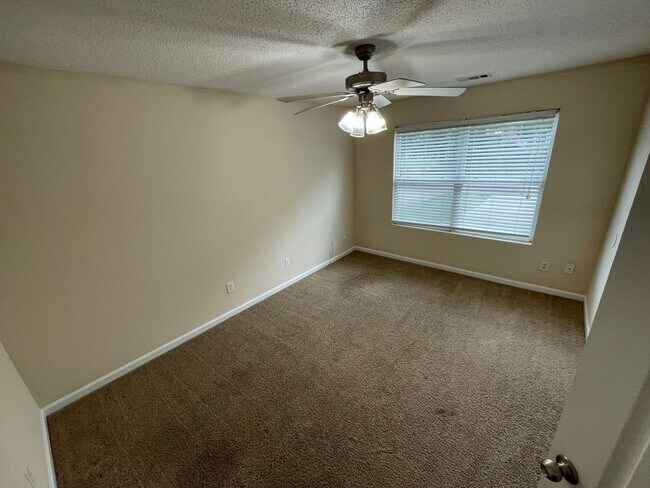 Building Photo - 211 Katydid Dr