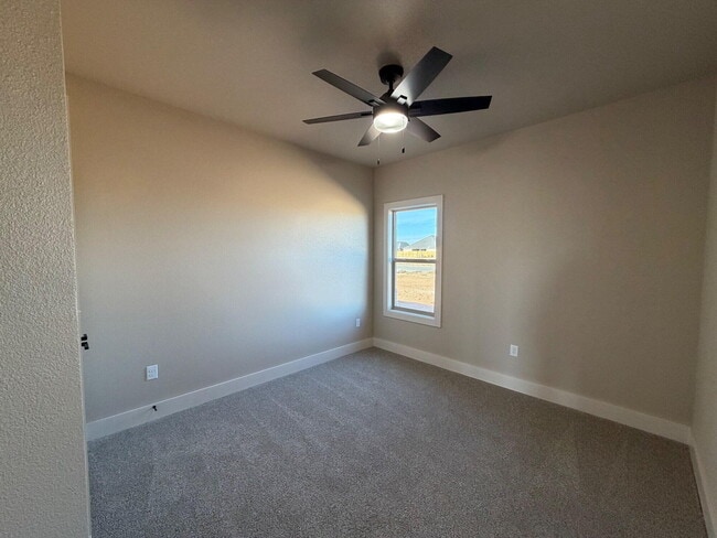 Building Photo - 406 Essex Ln