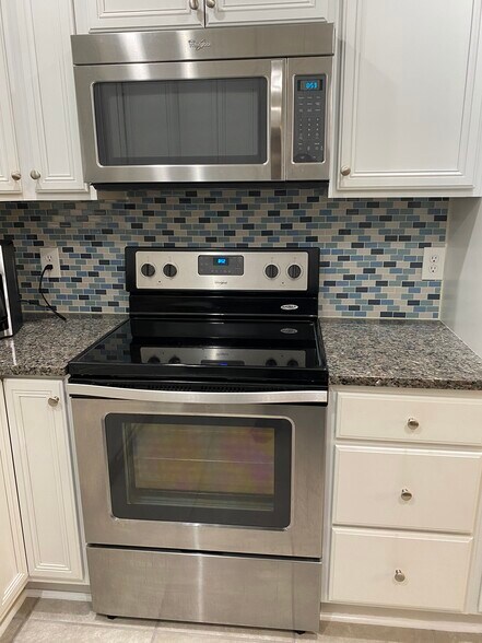 Building Photo - 7403 N Ocean Blvd