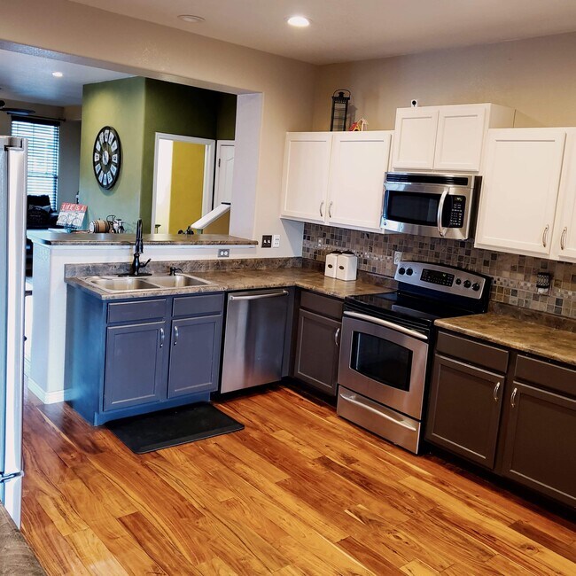 Building Photo - 6419 Silverwind Cir