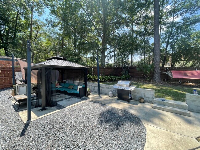 Building Photo - Remodeled 4/2 by Cascades Park