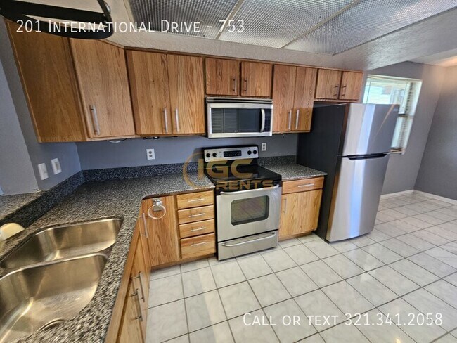 Building Photo - 201 International Dr