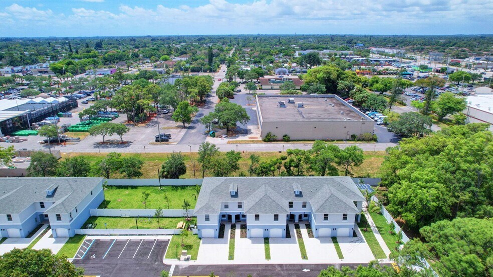 Building Photo - 3871 Patio Ct