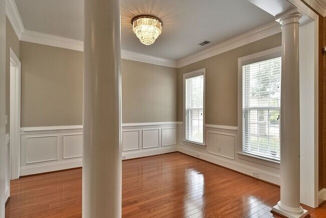 Building Photo - Wildewood in Northeast Columbia