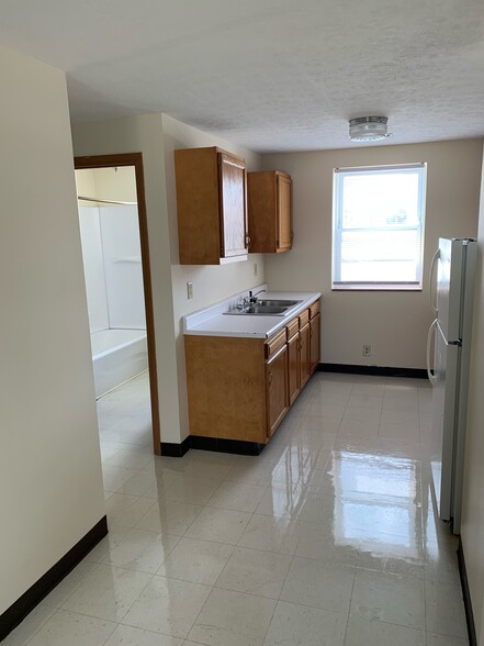 Building Photo - 930 4th St