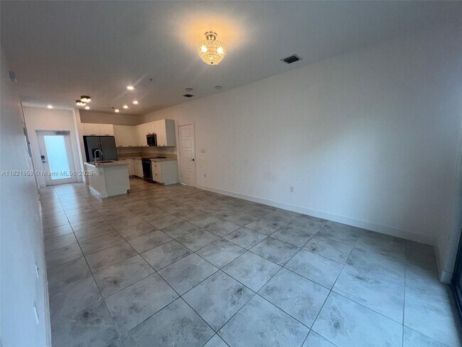 Building Photo - 4636 NW 84th Ave