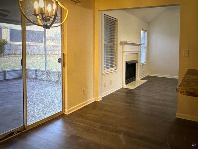 Building Photo - 103 Prowler Pl