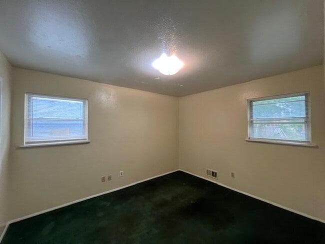 Building Photo - 1330 La Porte Dr