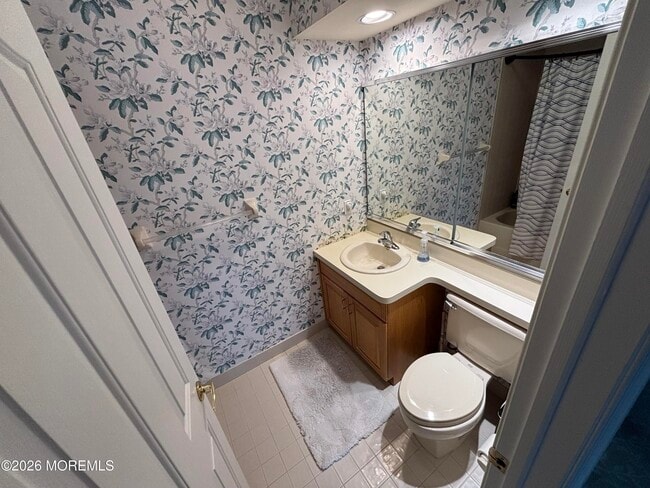 Building Photo - 210 Spinnakers Cv