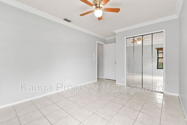 Building Photo - 4105 Shelley Rd S