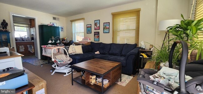 Building Photo - 5828 Biscayne Dr