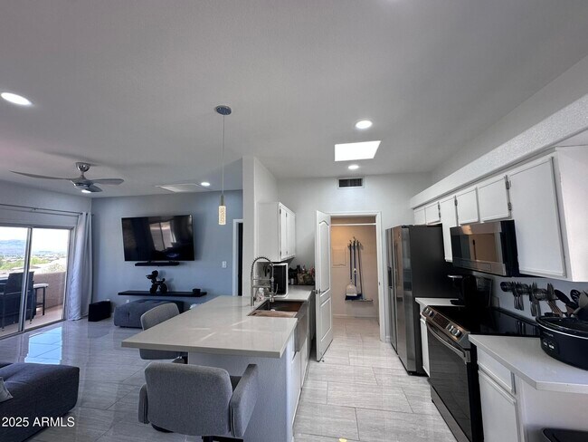 Building Photo - 13204 N Mountainside Dr