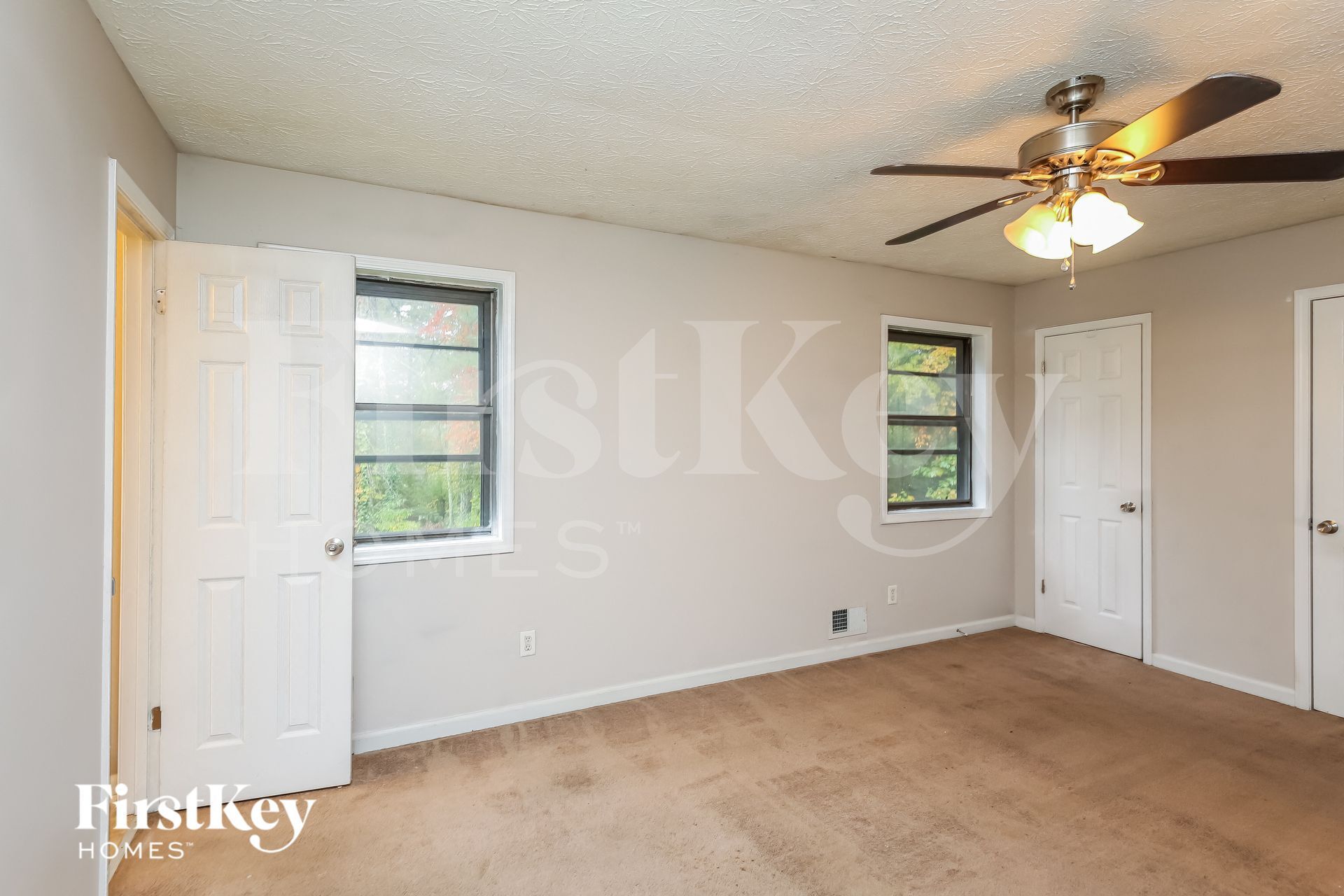 Building Photo - 4949 Dana Dr NE