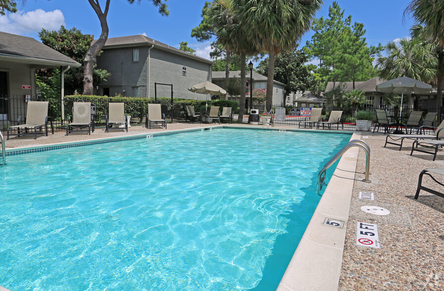 Pool - The Abbey at Briargrove Park