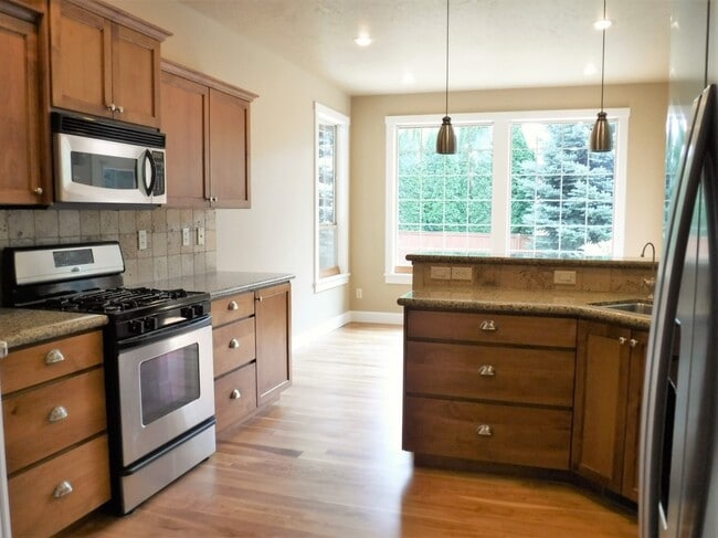 Building Photo - The perfect Eagle home with 3 bed, 3 bath,...
