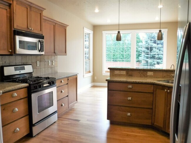 Building Photo - The perfect Eagle home with 3 bed, 3 bath, office, and bonus room! Located off Floating Feather b...