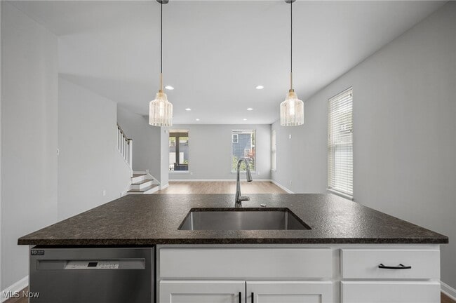 Building Photo - 2078 W 44th St