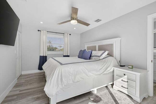 Building Photo - 2388 S Wallen Dr