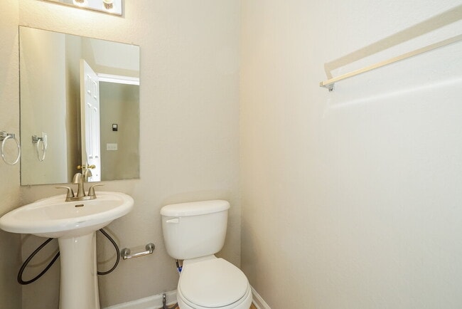 Building Photo - 5357 Jerome Rd