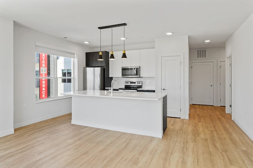 Building Photo - 5945 6th Ave