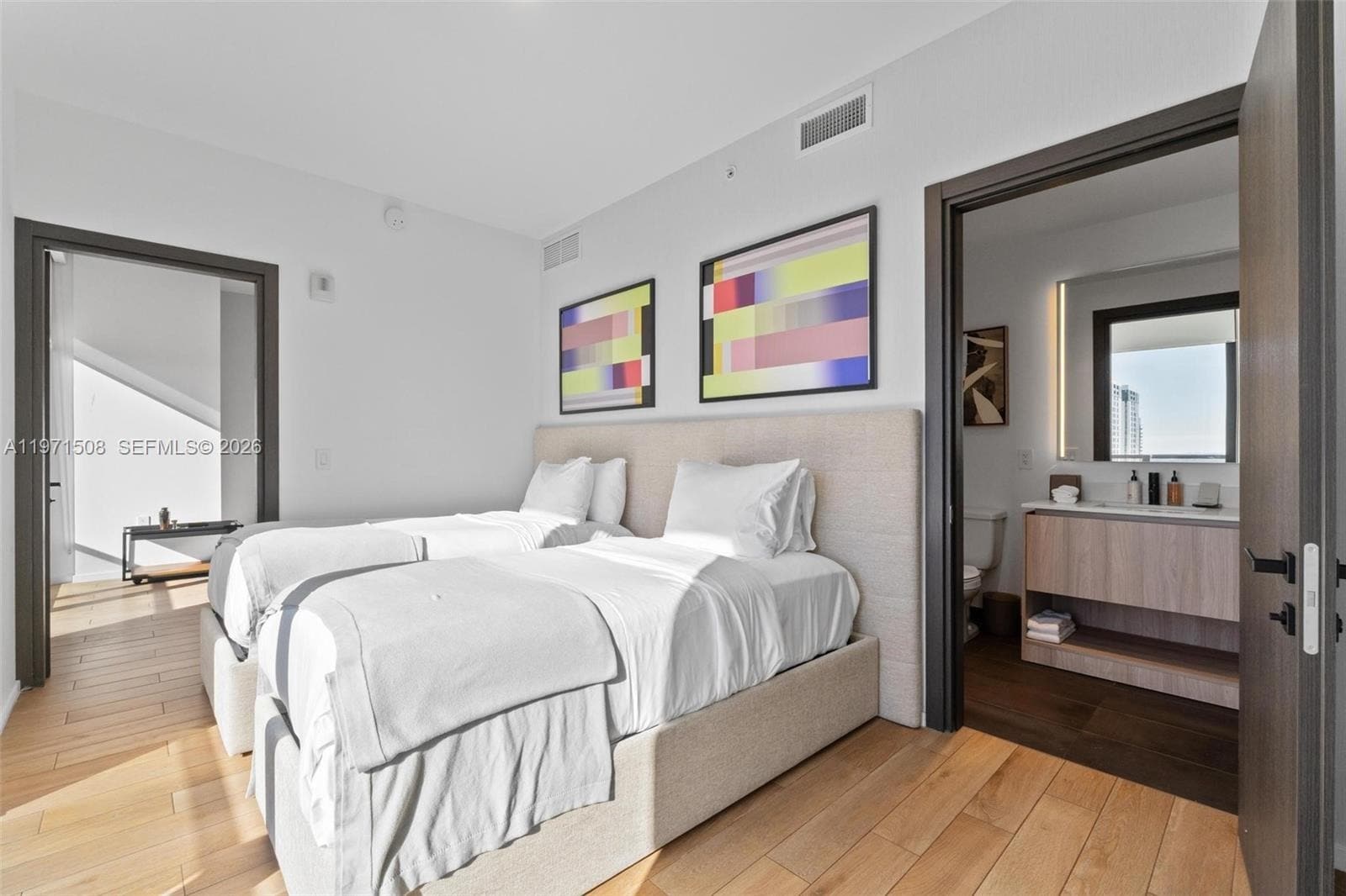 Building Photo - 398 NE 5th St