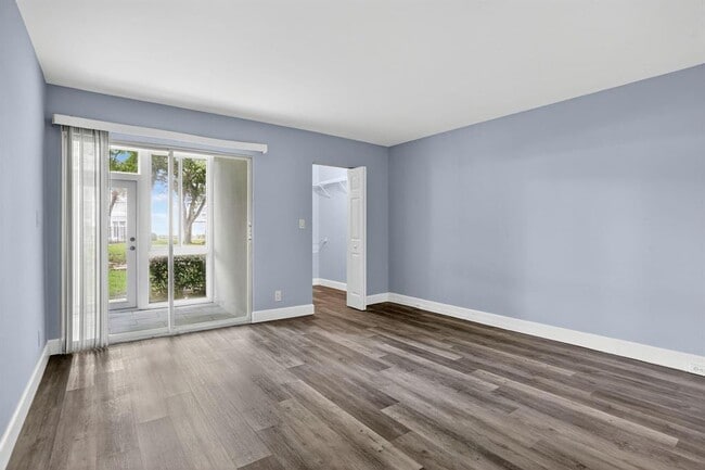 Building Photo - 2003 Granada Dr