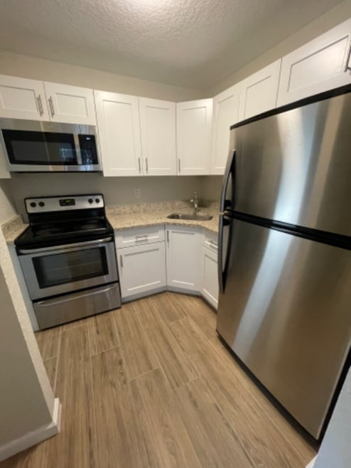 Building Photo - M0NTANTE Montante Blvd