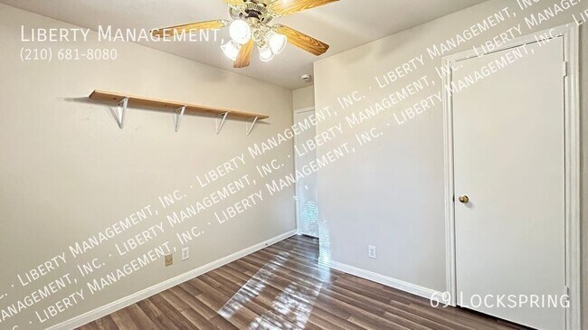 Building Photo - 69 Lockspring-