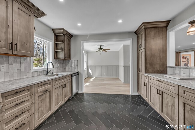 Building Photo - 240 Great Plain Rd