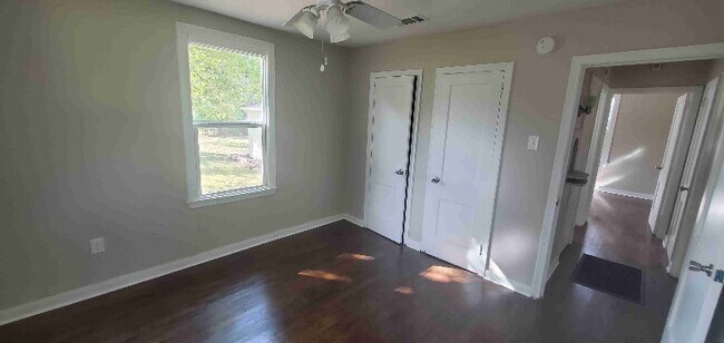 Building Photo - 4212 Dawson Dr