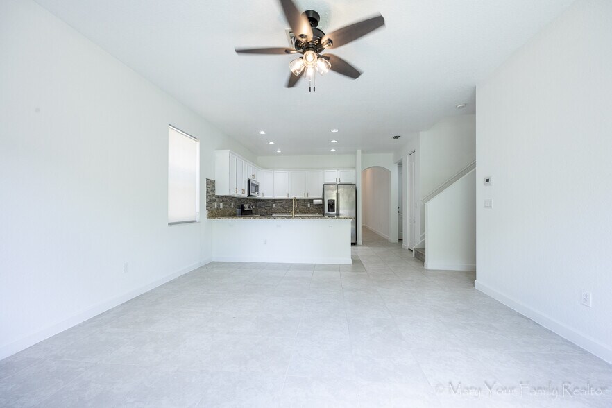 Building Photo - 3841 Aspen Leaf Dr