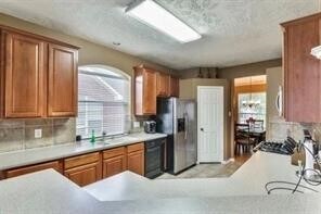 Building Photo - 1621 N Yellowstone Dr