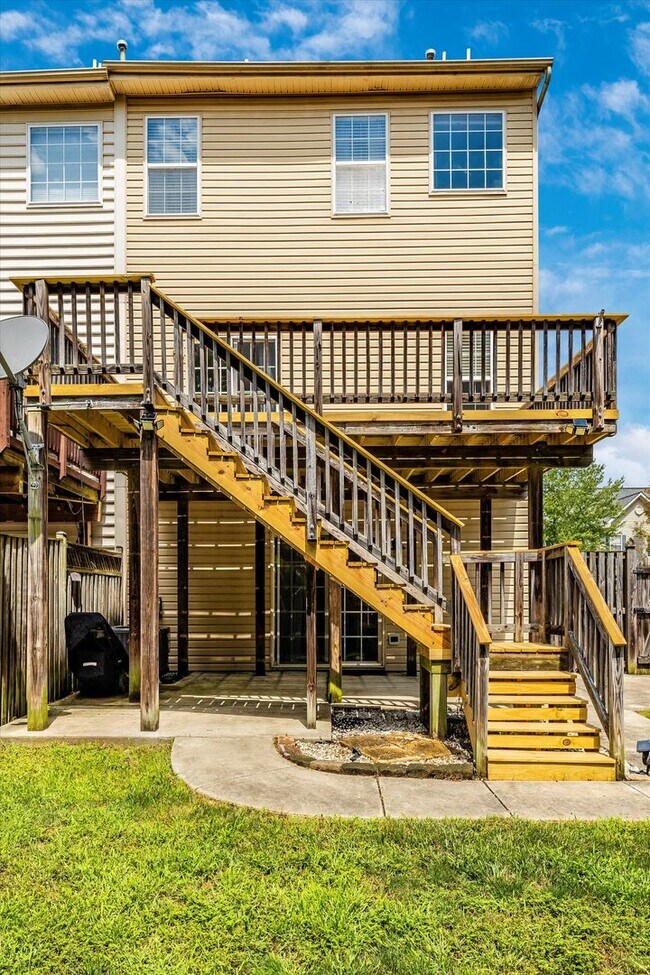Building Photo - Twin Arch Crossing Rental