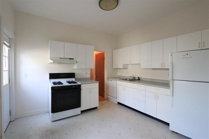 Building Photo - 60 Sacramento St