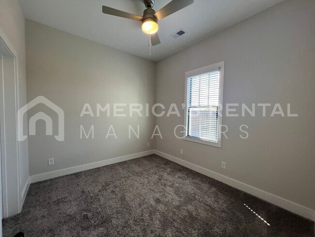 Building Photo - Home for rent in Hoover! Available to View Now!!!