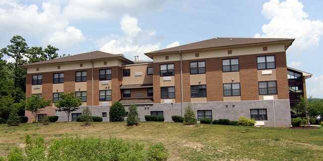 Building Photo - Tiber Hudson