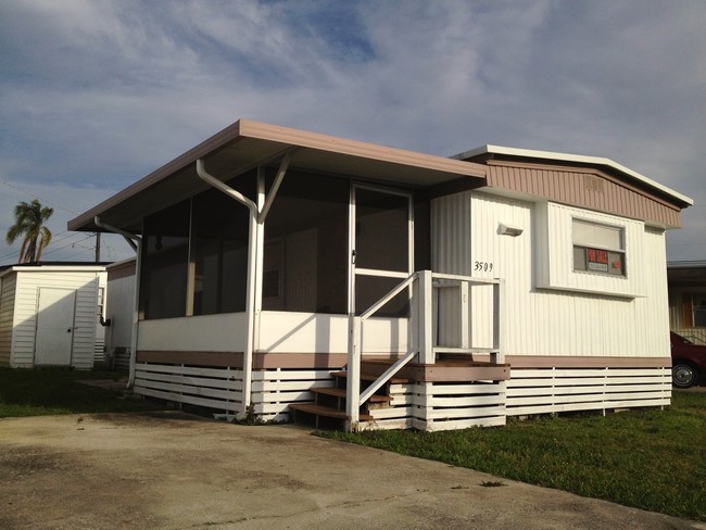 Primary Photo - Tropical Trail Villa