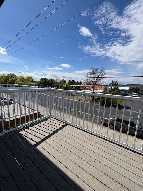Building Photo - 2713 W Marina Dr