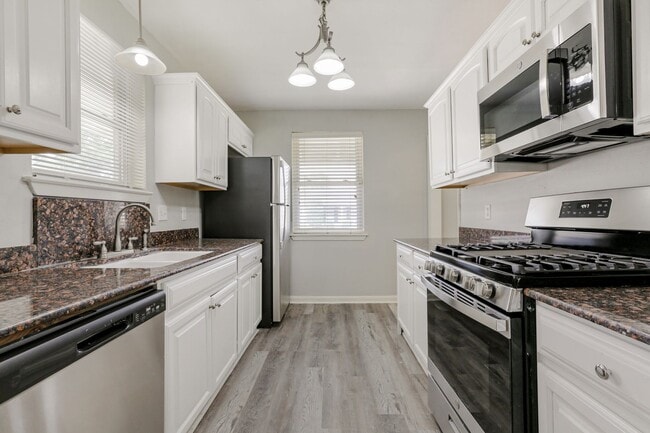 Building Photo - Back on the market! Better Price! Newly Renovated Metairie 3 Bedroom! Must See!